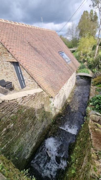 Ancien Moulin Pres D'Un Ruisseau Villa Sallen Ngoại thất bức ảnh